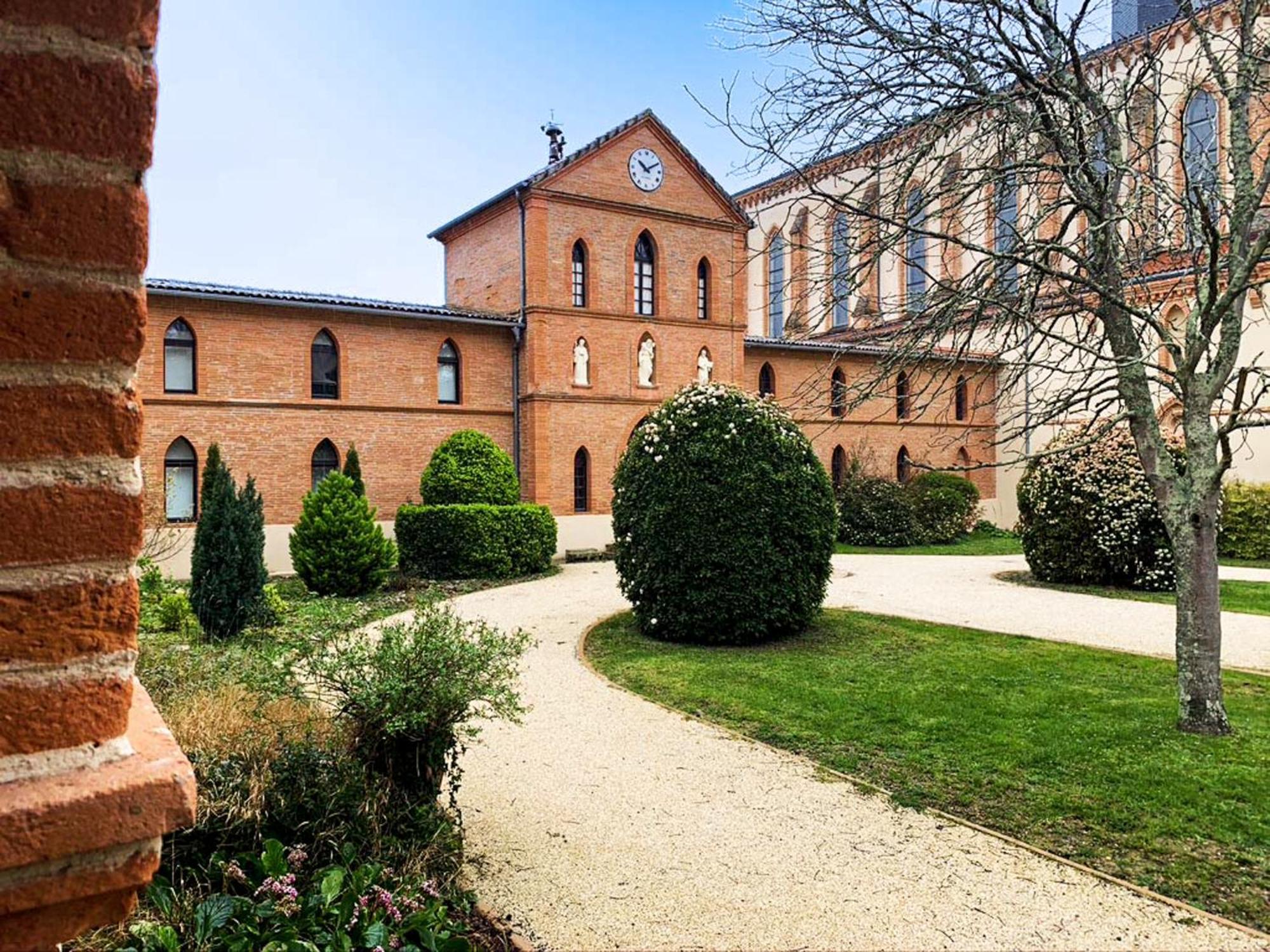Hotellerie De L'Abbaye Bellegarde-Sainte-Marie Exterior photo
